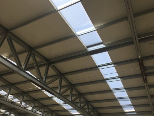 Hala stalowa  Żłobnica, powiat Bełchatów, województwo łódzkie, szer. 18m x dł. 25m x wys. 5m, powierzchnia 450m2. 