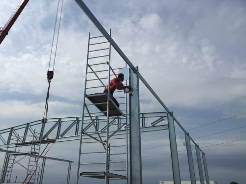 Hala stalowa  Żłobnica, powiat Bełchatów, województwo łódzkie, szer. 18m x dł. 25m x wys. 5m, powierzchnia 450m2. 